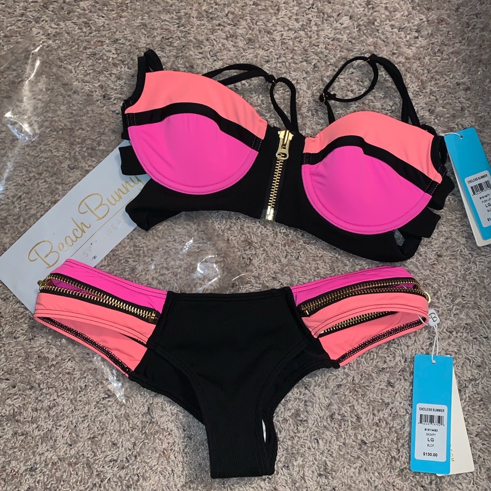 Beach Bunny ENDLESS SUMMER